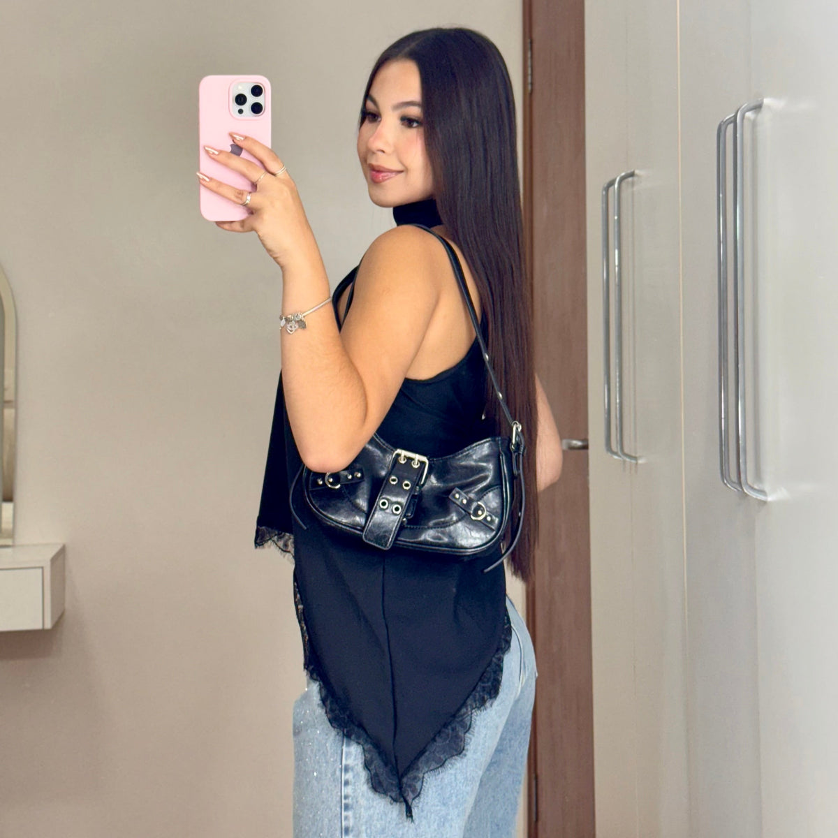 Blusa Regata Assimétrica com Renda - Alany Boutique